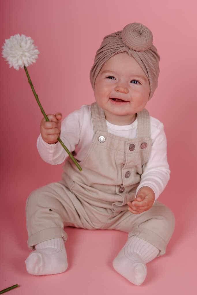 Familienshooting Outfit Tipps: 7 Tipps für harmonische Familienfotos 14 73R08552 39