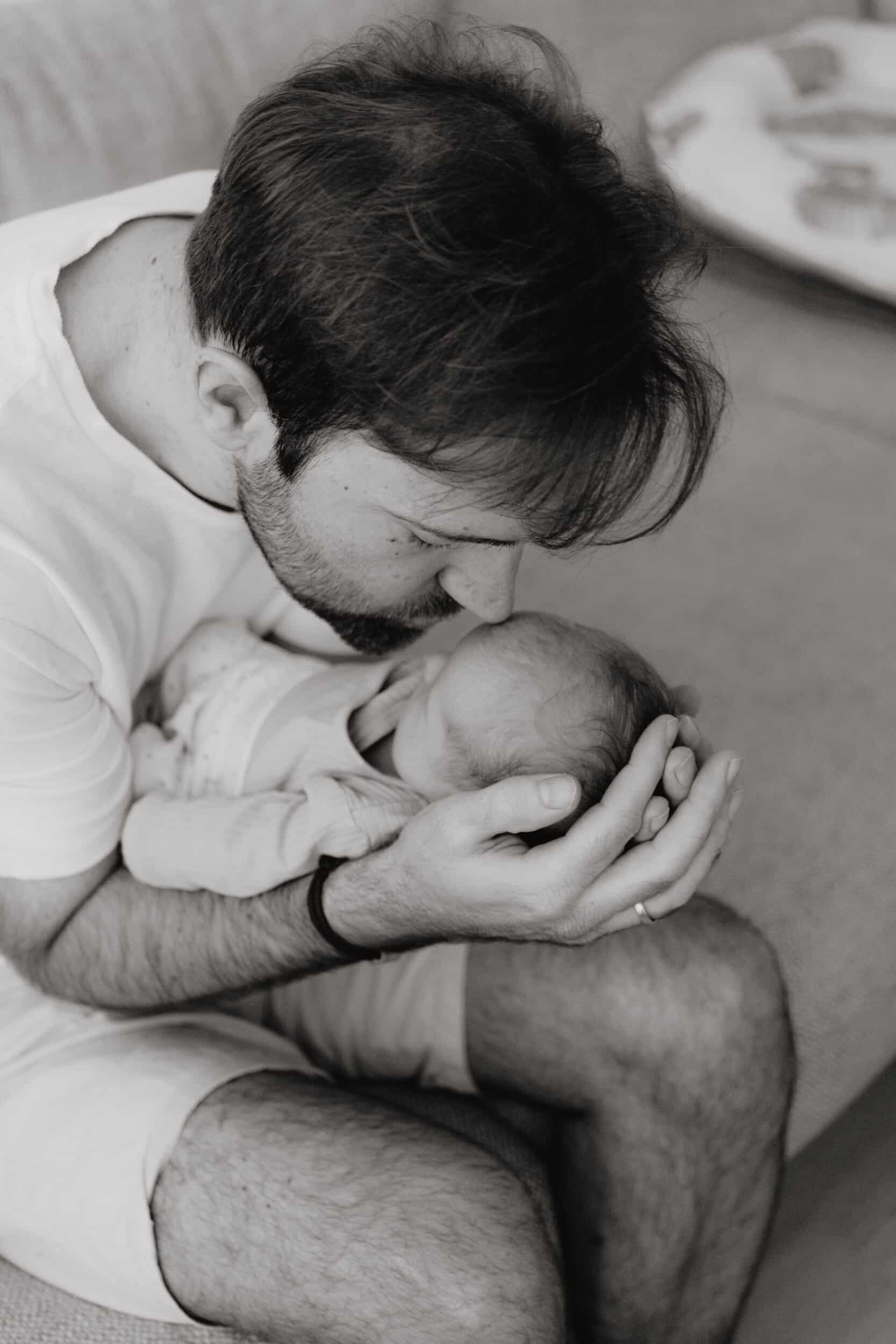 Newborn Shooting Köln: Alles was Ihr über Neugeborenenfotos wissen müsst 11 so jo newb 082025 TK309561 3 scaled 1