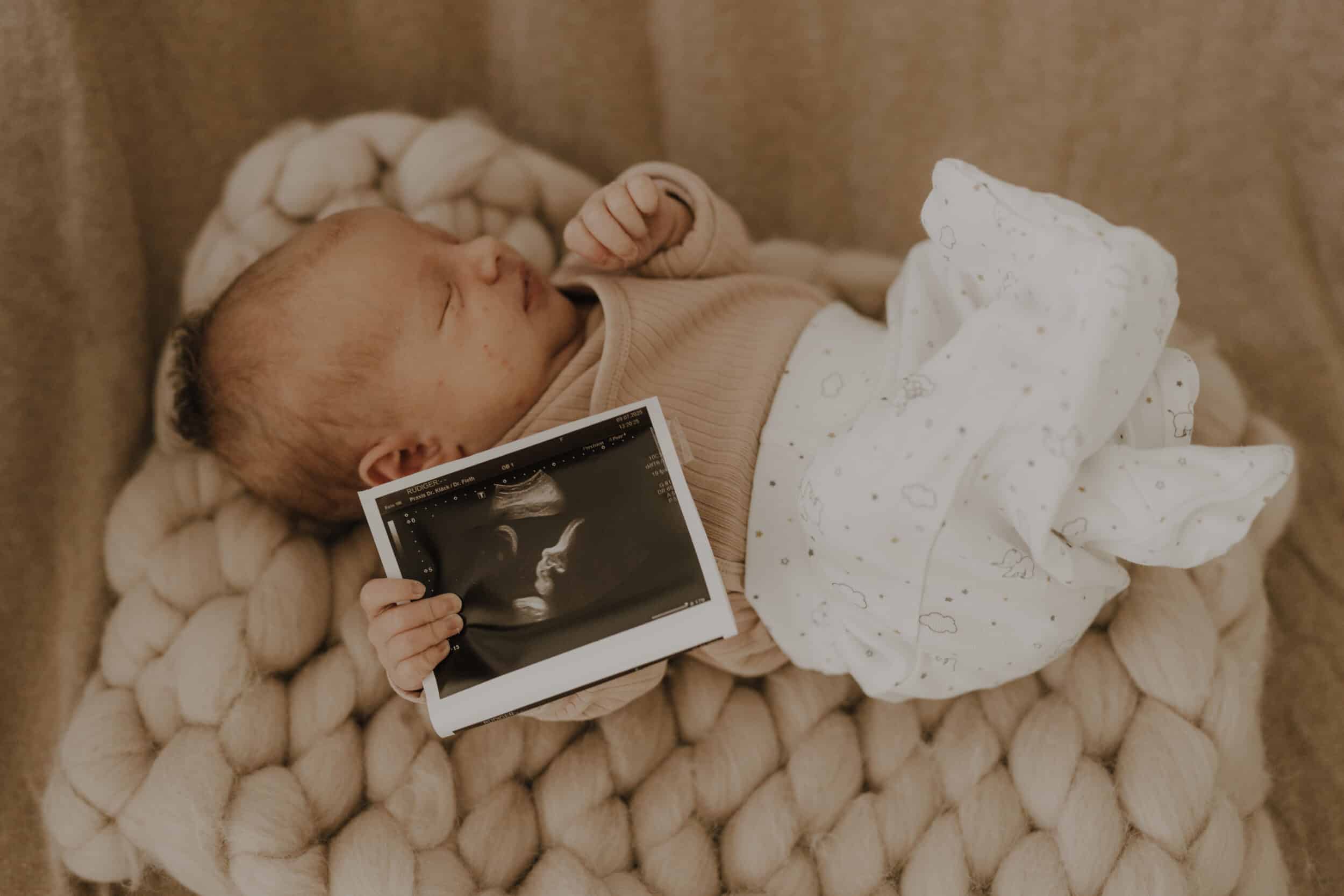 Newborn Shooting Köln: Alles was Ihr über Neugeborenenfotos wissen müsst 10 Newborn Shooting Köln